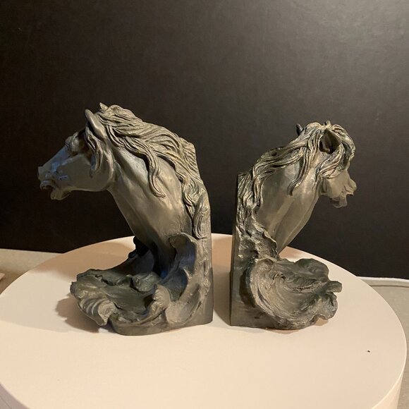 Vintage Horse Head Bookends – Resin Sculpted Pair, Equestrian Decor - Picture 3 of 13